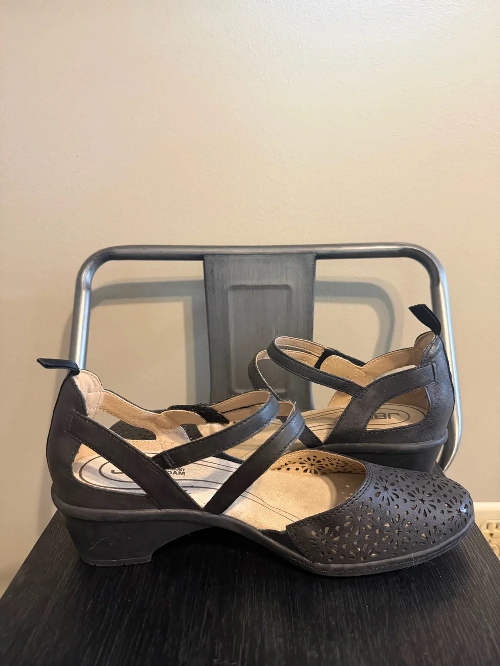 JBU by Jambu Bethany Black Laser Cut Mary Jane Comfort Shoes 9.5
